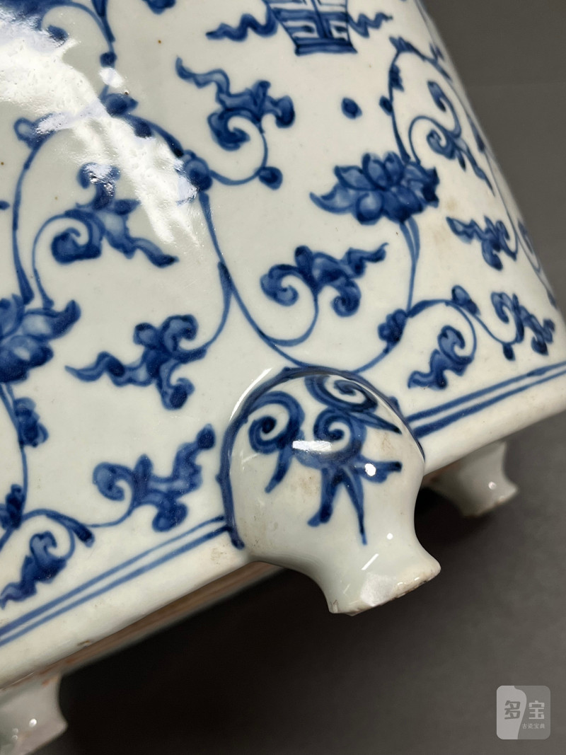 明正德 青花莲托八宝纹香炉 - 图13